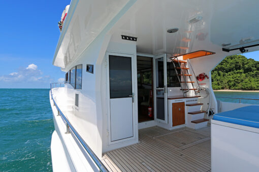 Luxury Barrier Reef Cruiser