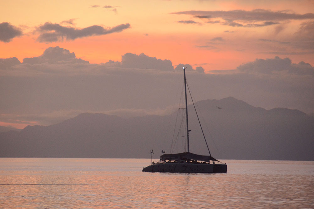 Liveaboard Sailing Catamaran - Port Douglas Reef Charters